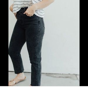 Straight leg black denim! Vintage feel! 🔥